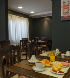 Hotel Cueva de Las Manos